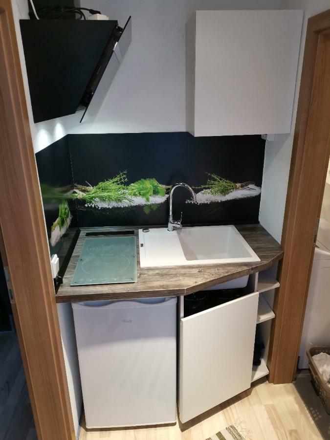 Einzelnwohnung Mit Eigenem Eingang ไวน์การ์เทิน ภายนอก รูปภาพ